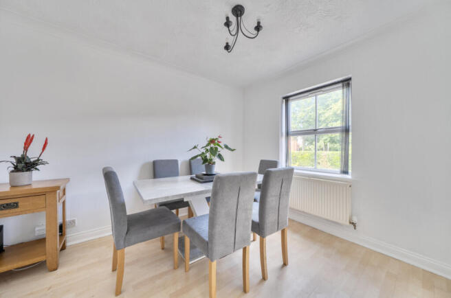 Peach Close, Walton Cardiff, Tewkesbury photo 4