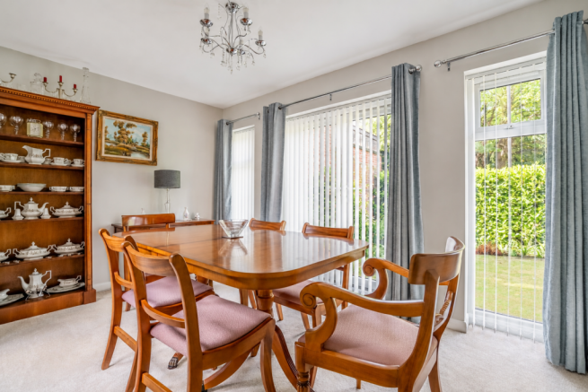 4 bed Detached for sale Image 8