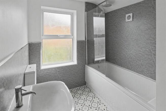 BATHROOM 1.jpg
