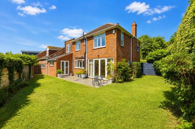 Totternhoe Road, Dunstable, Bedfordshire, LU6 photo 4