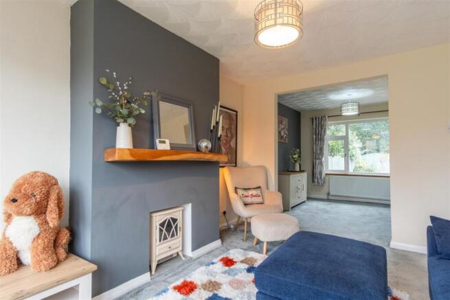 Lounge/Dining Room