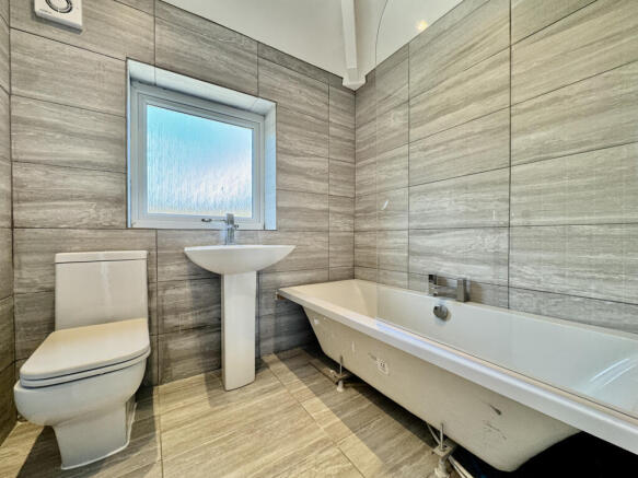 2 bed Town House to rent Image 9