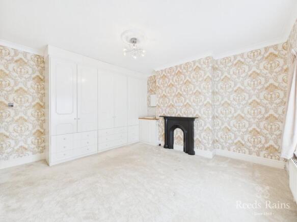 4 bed Semi-Detached for sale Image 11