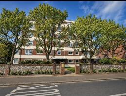 Flat 15, Airedale Court, Heene Road, Heene, Worthing BN11 4LH