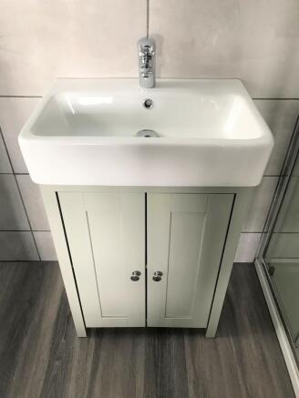 MASTER ENSUITE