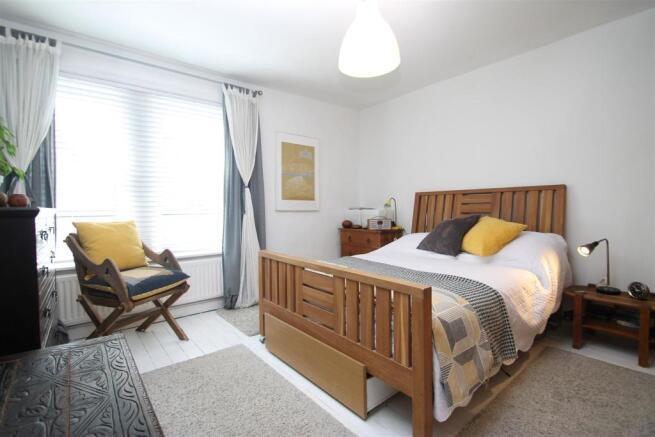bedroom 1.JPG