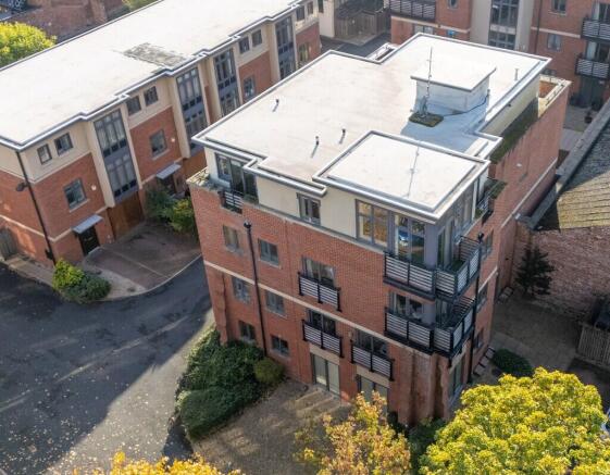 32 Surman Street,...