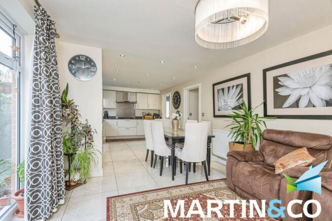 eb8fa273-53 20- 2...