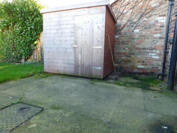 shed and patio.JPG