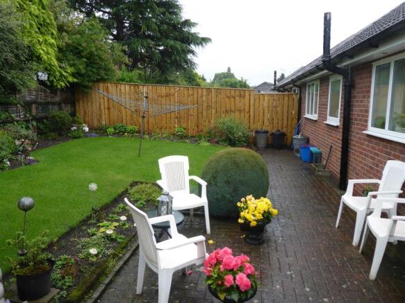 7 CLEVELAND DRIVE - REAR GARDEN.JPG