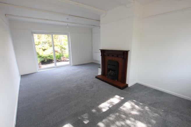 lounge/dining room