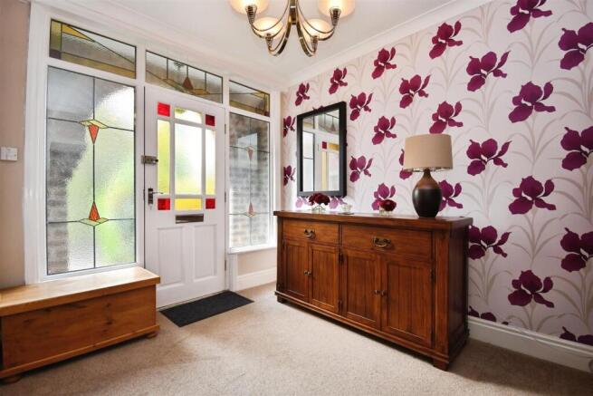 4 bed Semi-Detached for sale Image 6