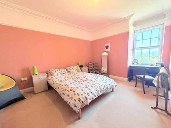2 bed Flat for sale Image 6