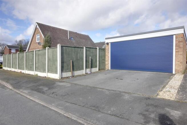 Drive & Garage