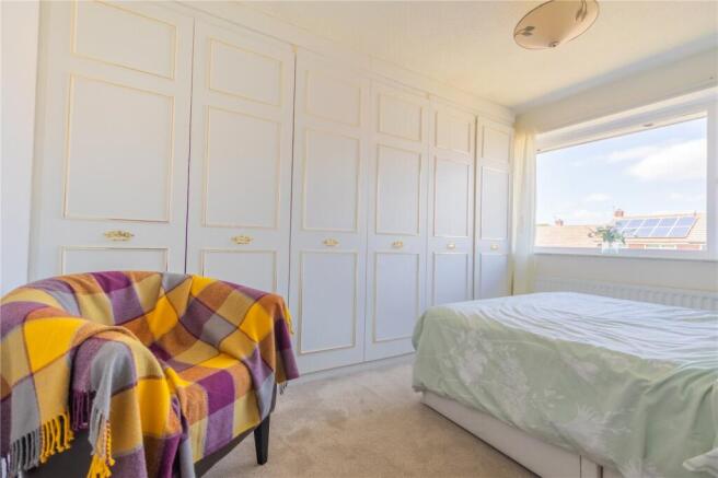 3 bed Terraced for sale Image 8