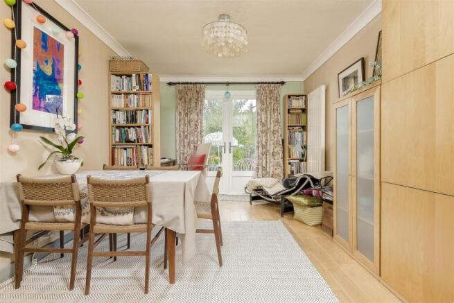 house-ballards-green-burgh-heath-120.jpg