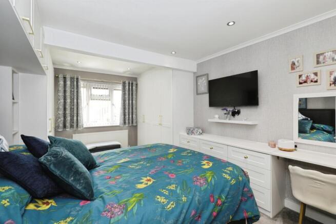 3 bed Semi-Detached for sale Image 11