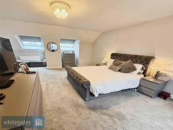 4 bed Detached for sale Image 6
