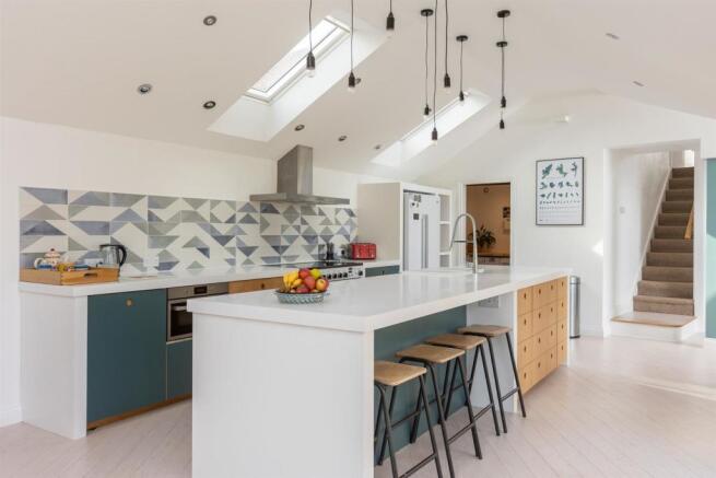 Kitchen/ Dining Room