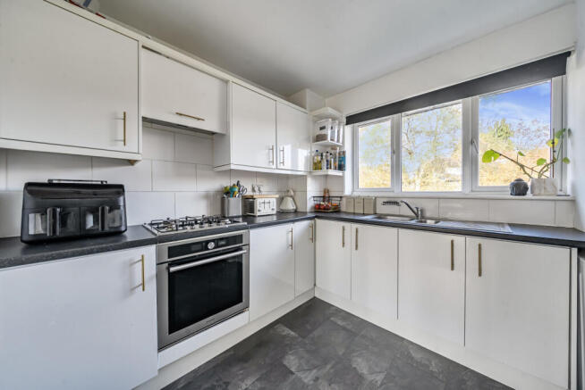 1364341-21-68e79a...