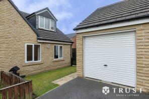 742c, Brooke Close, Bradford Road, Birstall, Batley WF17 8NL
