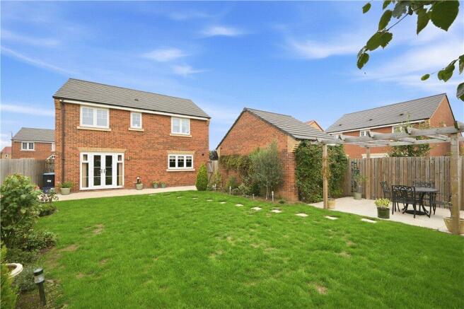 4 bed Detached for sale Image 8