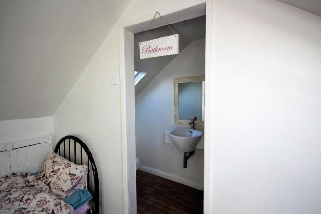 Ensuite to Bed 3