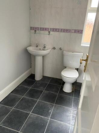 2 bed Semi-Detached to rent Image 7