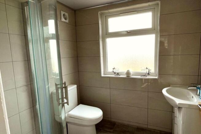 Family Shower Room / WC