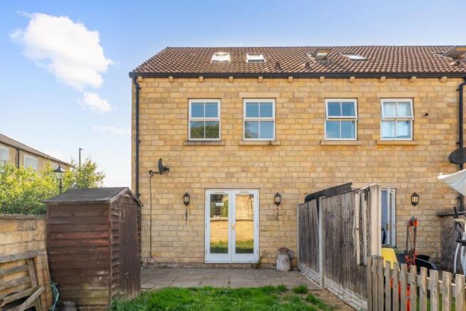 3 bed Town House for sale Image 11