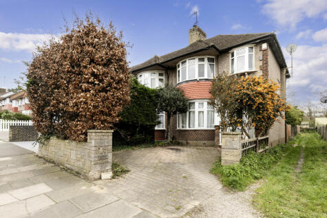 Hillcross Avenue, Morden, SM4