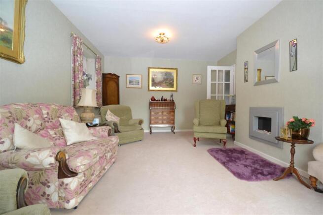 lounge3.jpg