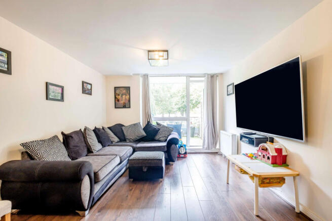 8437118-interior01-800