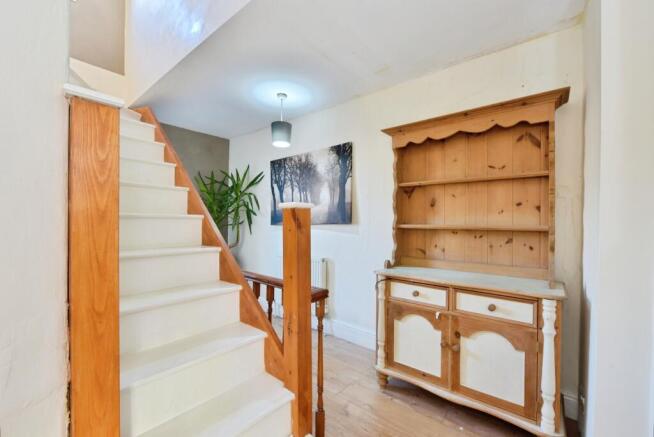 5 bed Semi-Detached for sale Image 11
