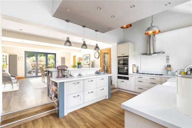 4 bed Semi-Detached for sale Image 10