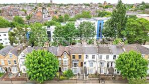 Basement Flat, 14, Townsend Road, Tottenham, London N15 4NT