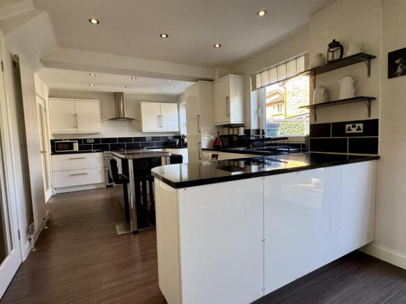 Briar Mead, Yatton, Bristol, Avon, BS494RE photo 4