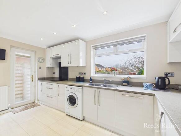 4 bed Detached for sale Image 10