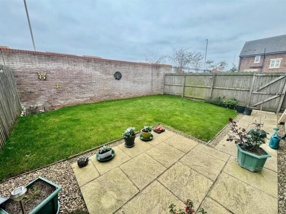 4 bed Semi-Detached for sale Image 6