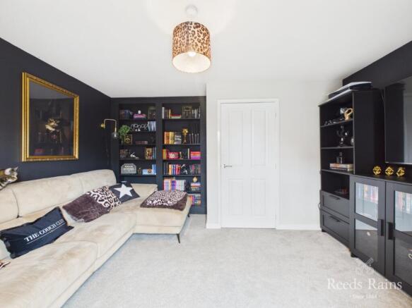 2 bed Semi-Detached for sale Image 8