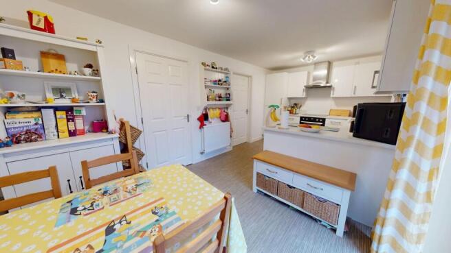 4 bed Detached for sale Image 7