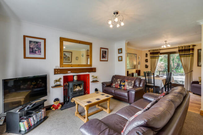 Open Plan Living/...