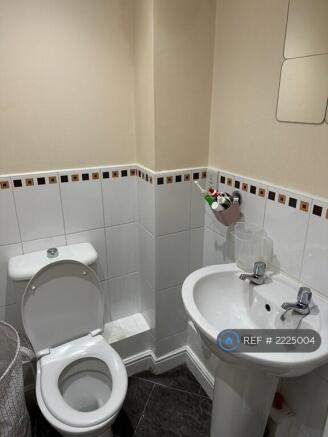 Bedroom1 Bathroom1-2