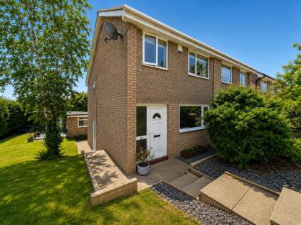 Gainsborough Way, Stanley, West Yorkshire, WF3
