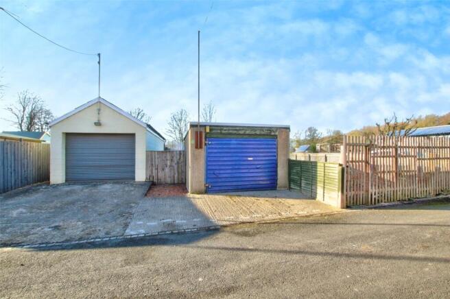 Garage & Parking