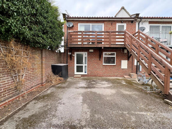 2 bed Flat to rent Image 8
