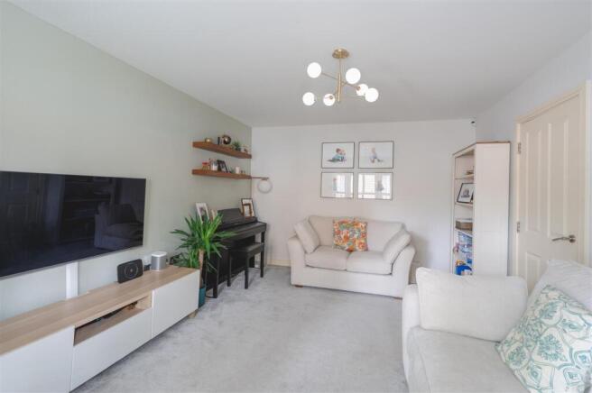 Mansion Gate Drive, Chapel Allerton photo 4