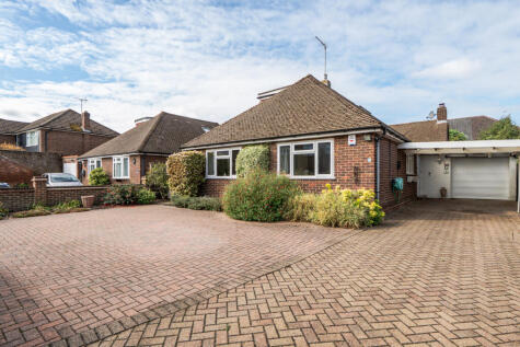 Wadham Close, Shepperton, TW17