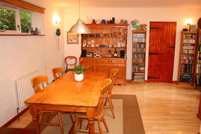 breakfast room.JPG