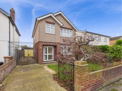 Parkland Grove, Ashford, Surrey, TW15